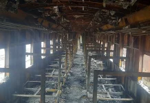 টাঙ্গাইলে কমিউটার ট্রেনে আগুন, ক্ষতিগ্রস্ত তিনটি বগি