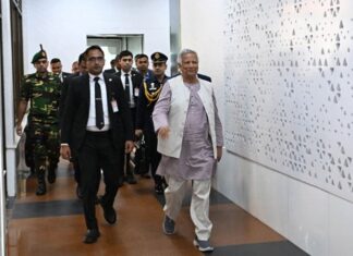 নিউইয়র্ক সফর শেষে দেশে ফিরেছেন প্রধান উপদেষ্টা